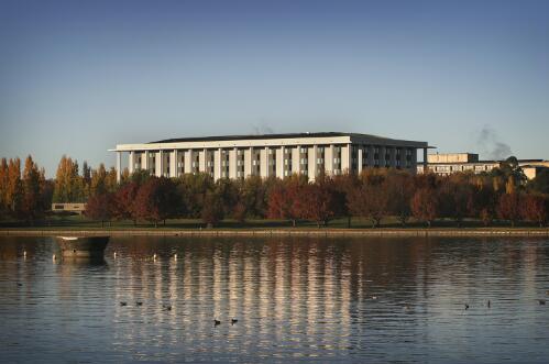 View of the National Library of Australia from across Lake Burley Griffin, Canberra, 22 October 2004 [picture] / Loui Seselja