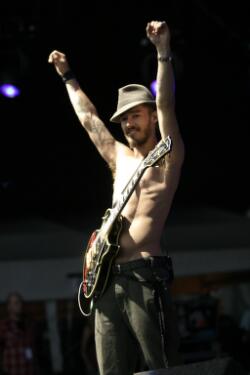 Daniel Johns of Silverchair performing at the Wave Aid relief concert ...