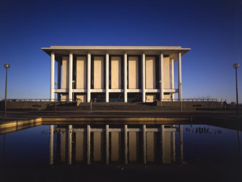 [National Library of Australia building, front view, Canberra, 1999] [picture] / Loui Seselja