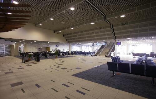 Departure lounge, Townsville International Airport, Townsville, Queensland, 31 May 2005 [picture] / Loui Seselja