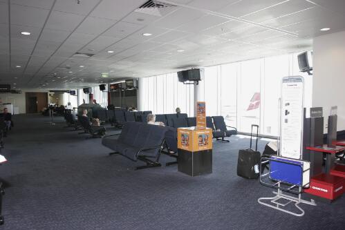 The interior of the Canberra Airport passenger terminal departure lounge, 8 June 2005 [picture] / Loui Seselja