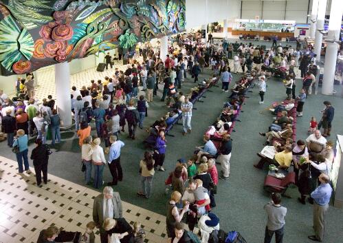 Arrival gate at Brisbane Airport International Terminal, 1 July, 2005 [picture] / Greg Power