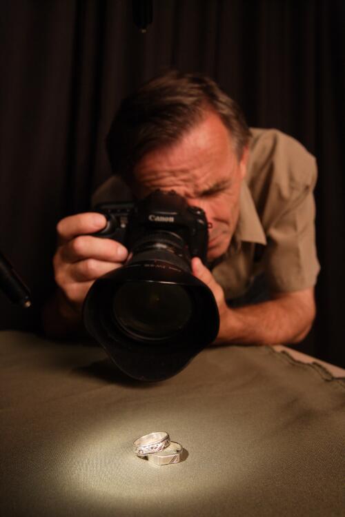 Loui Seselja, photographer, working in Imaging Services [picture] / Greg Power
