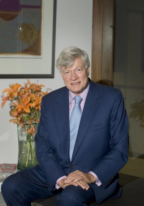 Portrait of Geoffrey Roberston taken during the 2006 Kenneth Myer Lecture, given by Geoffrey Robertson at the National Library of Australia, Canberra, 16th August 2006 [picture] / Loui Seselja
