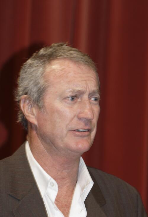 Guest speaker Bryan Brown at the 'Thomas Keneally celebration', held at the National Library of Australia, 22 October 2006 [picture] / Loui Seselja
