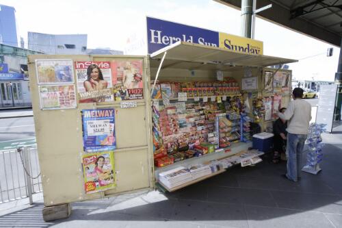 Street kiosk selling magazines and newspapers, Swanston Street, Melbourne, May 2007 [picture] / Greg Power