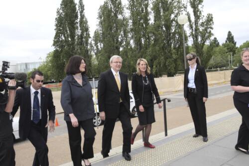 Prime Minister Kevin Rudd approaching the National Library of Australia for the book launch of Andrew Fisher's biography by David Day, Canberra, 29 October 2008 [picture] / Loui Seselja