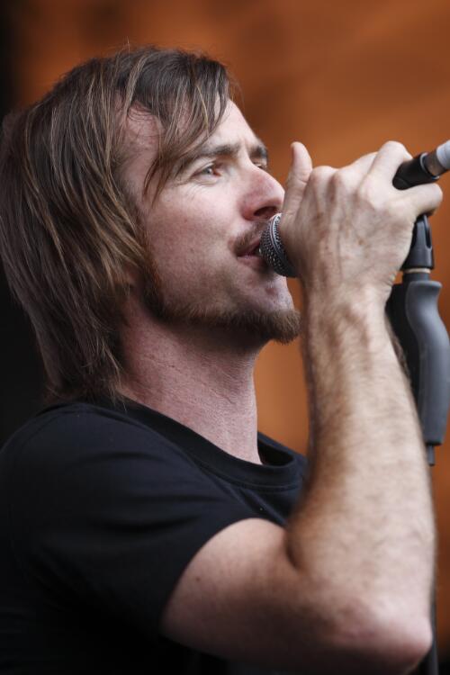 Ian Kenny, band member of Karnivool performing at Homebake, The Domain, Sydney, 6 December 2008 [picture] / Greg Power
