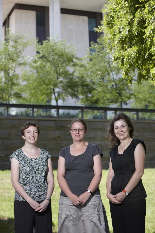 Norman McCann and Seymour Summer Scholars, Elizabeth Todd, Petra Mahy and Ruth Morgan, National Library of Australia, Canberra, 2010 [picture] / Greg Power