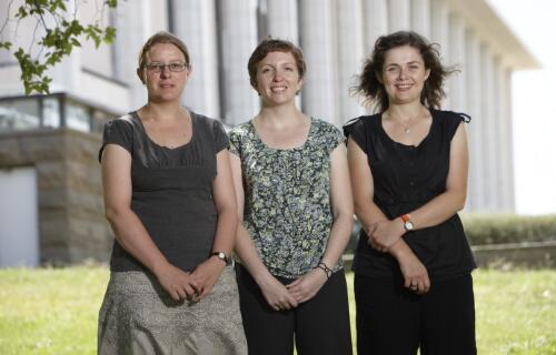 Norman McCann and Seymour Summer Scholars, Petra Mahy, Elizabeth Todd and Ruth Morgan, National Library of Australia, Canberra, 2010 [picture] / Greg Power