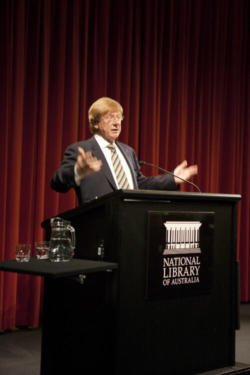 Kerry O'Brien delivers the Kenneth Myer Lecture at the National Library of Australia 31 July 2012, 2 / Sam Cooper