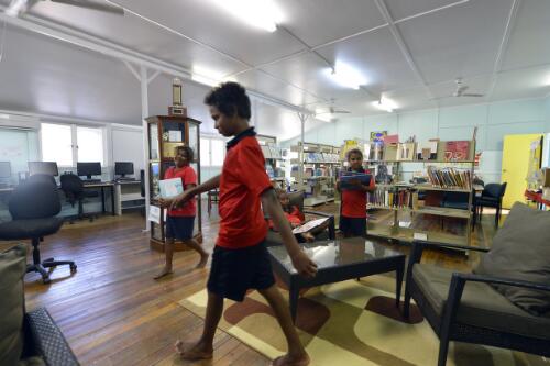 Children use the Wujal Wujal Indigenous Knowledge Centre, Wujal Wujal, Queensland, October 2014 / Darren Clark
