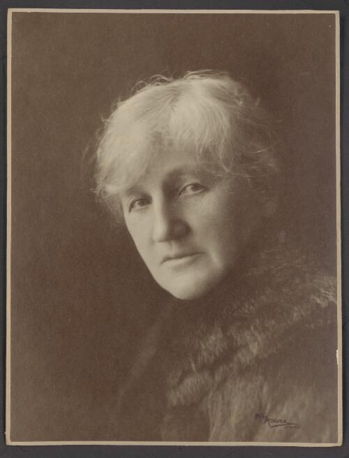 Portrait of Marie Bjelke Petersen [picture] / May Moore