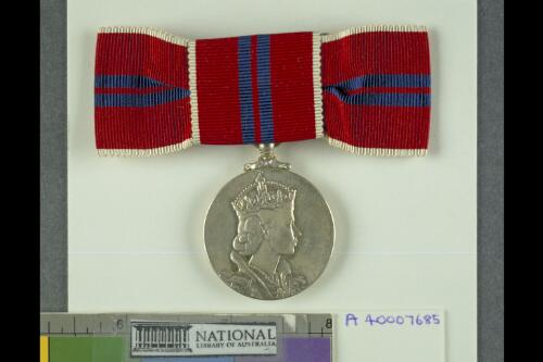 Medal to commemorate the coronation of Queen Elizabeth II [realia]