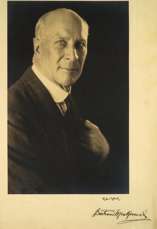 Portrait of Sir Bertram Mackennal [picture] / Ruth Hollick