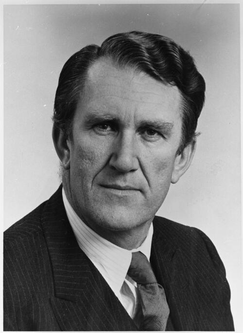Portrait of Malcolm Fraser [picture] / [Australian Information Service]