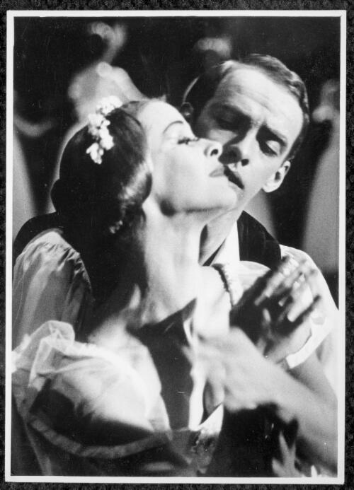 Janet Karin and Caj Selling in Les sylphides, 1963, the Australian Ballet [picture] / Derek S. Duparcq