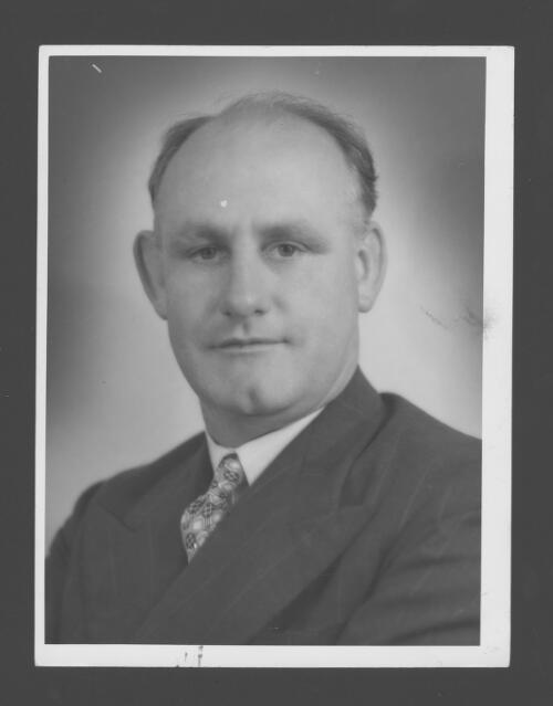 Portrait of John Ignatius Armstrong [picture] / [Australian Information Service]
