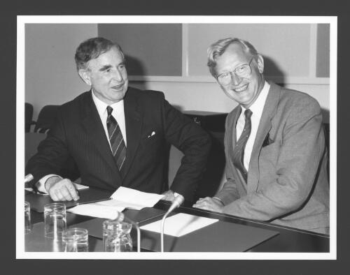 [Portrait of the visiting European Economic Commissioner for Agriculture, Frans Andriessen with Ralph Hunt in 1985] [picture] / [Australian Information Service]