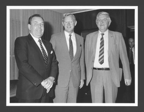 [Portrait of the visiting European Economic Commissioner for Agriculture, Frans Andriessen with Harry Jenkins and Doug McClelland in 1985] [picture] / [Australian Information Service]