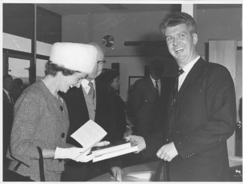 [Portrait of Mrs Doug Anthony opening the Hughes Library with Canberra Public Library staff member, Dennis Richardson, May 1964] [picture] / Australian News and Information Bureau