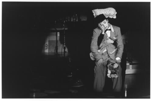 Stephen Burton and Julie McInnes, Circus Oz, Sydney, January 1988 [picture] / Regis Lansac
