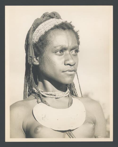 [Young girl of the Bena Bena tribe of Eastern Highland Province, Papua New Guinea] [picture] / N.V. Salt
