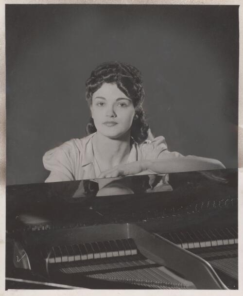 Portrait of Vina Barnden, a well-known young Australian pianist, 26.6.43 [picture]