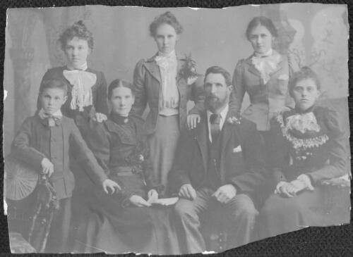Portrait of James Ballarat Bell and family, ca. 1900 [picture]