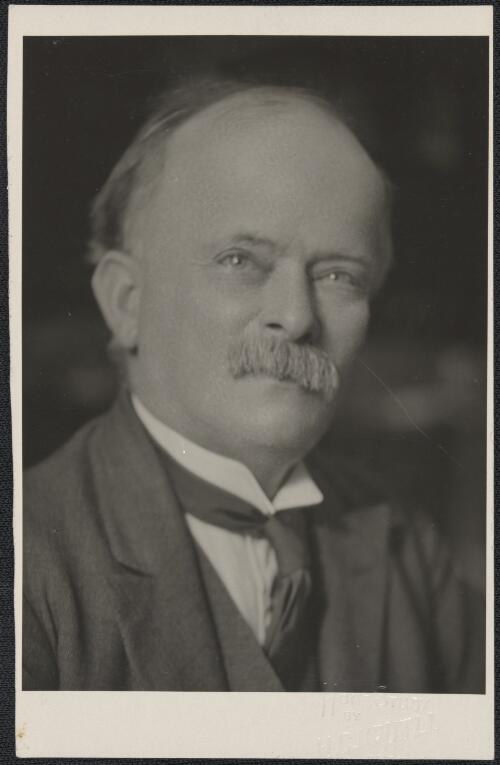 Portrait of Dr. Bradfield [2] [picture]/ H. C. Krutli