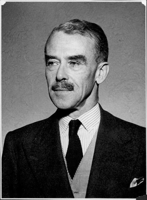 Portrait of Rt. Hon. Richard Gardiner Casey [picture] / Australian News and Information Bureau