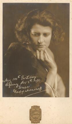 Portrait of Gladys Moncrieff, 1921 [picture]