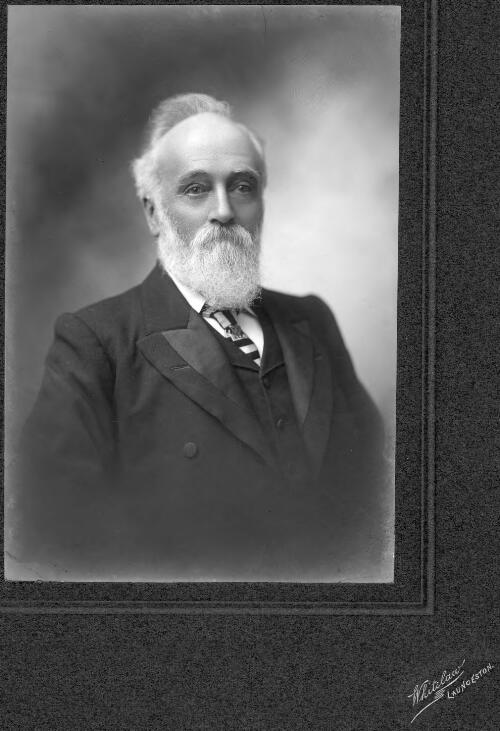 Portrait of William Hartnoll [picture] / Whitelaw