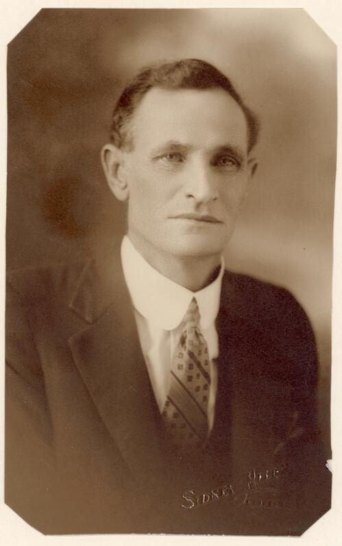 [Portrait of George Lawson, M.H.R. Brisbane, Queensland] [picture] / Sidney Riley