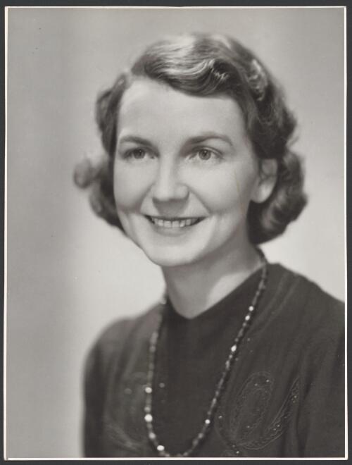 Portrait of Evelyn Willis, 1941 [picture] / photograph by Antoine