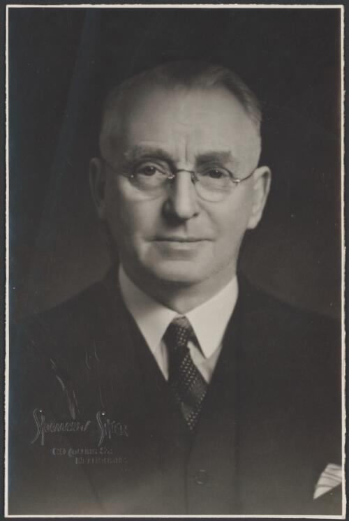 Portrait of Senator Sir Walter Massy-Greene (N.S.W.), 1938 [picture] / Spencer Shier