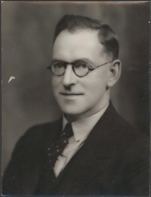 Portrait of Mr. Drakeford [picture] / Ronald Esler