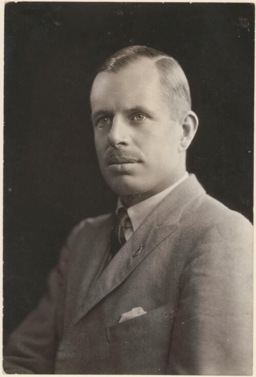 Portrait of A.C. Fisken [picture] / Richards & Co