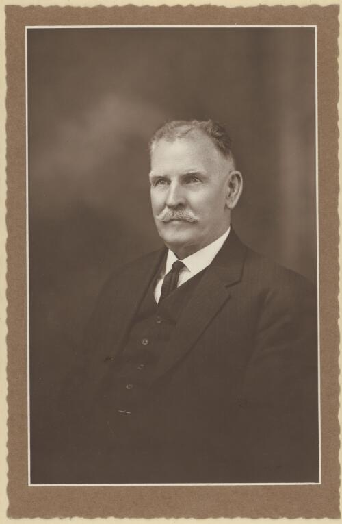 Portrait of James Edward Fenton [picture] / Dover Studios