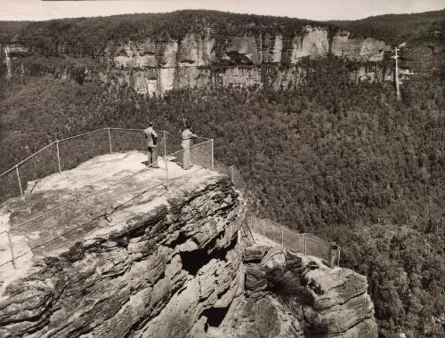 Pulpit Rock, Blackheath, Blue Mountains, New South Wales [picture] / Frank Hurley