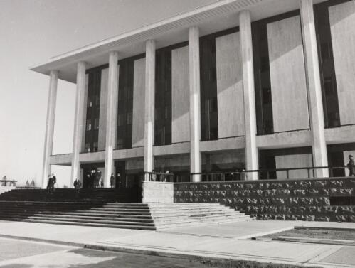 Exterior of the National Library of Australia, Canberra, May 1968 [picture]