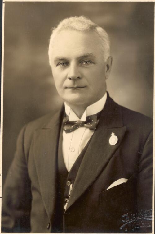 Portrait of Paul Jones, M.H.R., Indi, Victoria [picture] / Burlington