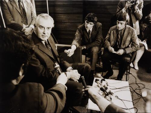 [Gough Whitlam speaking to unidentified journalists upon returning from his visit to China, 1971] [picture]