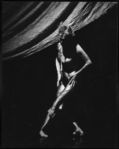 Elizabeth Cameron Dalman in a solo work for the Canberra Dance Theatre, 1991 [picture] / Ross Gould