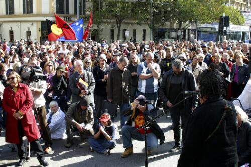 Bystanders at the rally supporting the Your Voice Party and protesting about the abolition of ATSIC, Melbourne, 10 May 2004 [picture] / June Orford