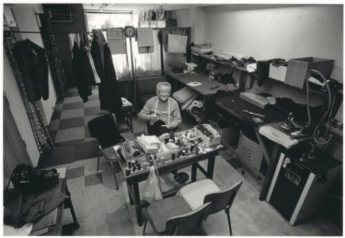 Portrait of Jeno Kirschenhaum in his Rushcutters Bay tailoring studio, Sydney, 2002 [picture] / Philip Gostelow