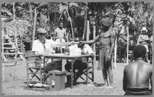[Papua New Guinean casting his vote, New Guinea Elections, 1964] [picture] / Frederick Carter