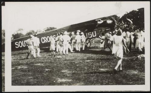 [The Southern Cross landing in Darwin] [picture] / H. J. Foster