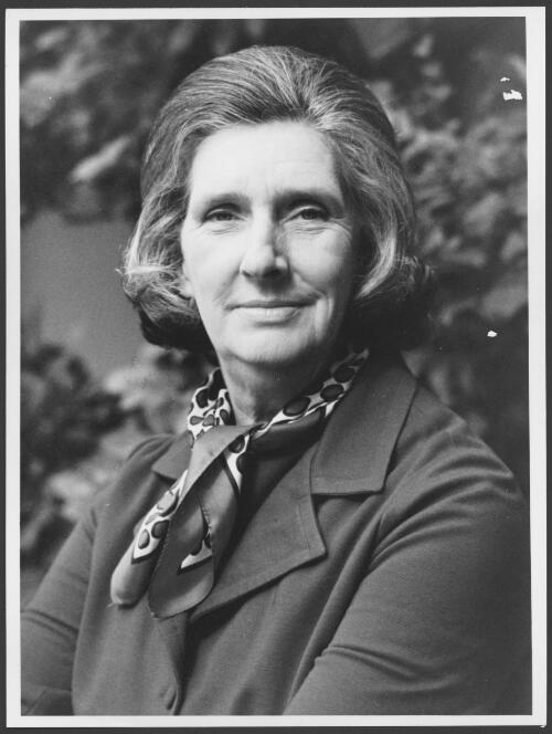 Mrs Margaret Whitlam, wife of the Prime Minister of Australia, Mr Edward Gough Whitlam [picture] / Australian Information Service photograph by John Crowther