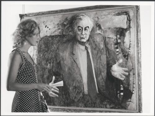 Sydney suburban art fancier, Debbie Harris looking at the award winning portrait of Gough Whitlam by Clifton Pugh at the Art Gallery of New South Wales [picture] / Australian Information Service photograph by Bill Payne